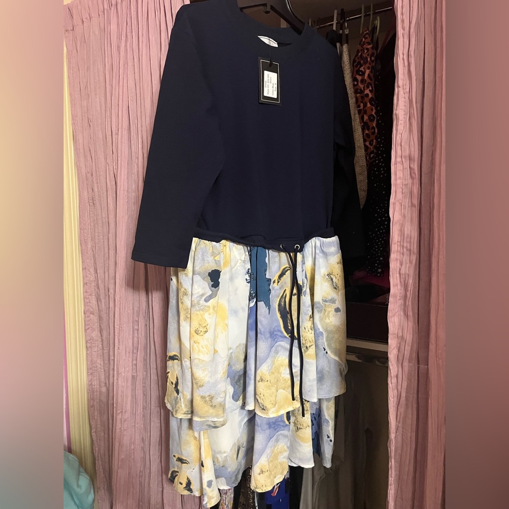 Apparalel Navy layered dress NWT! Size M. Perfect for end of summer-early fall!